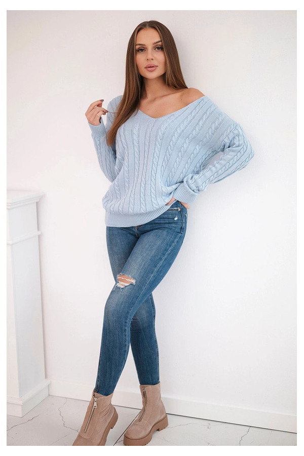 Niebieski wełniany sweter splot warkocz