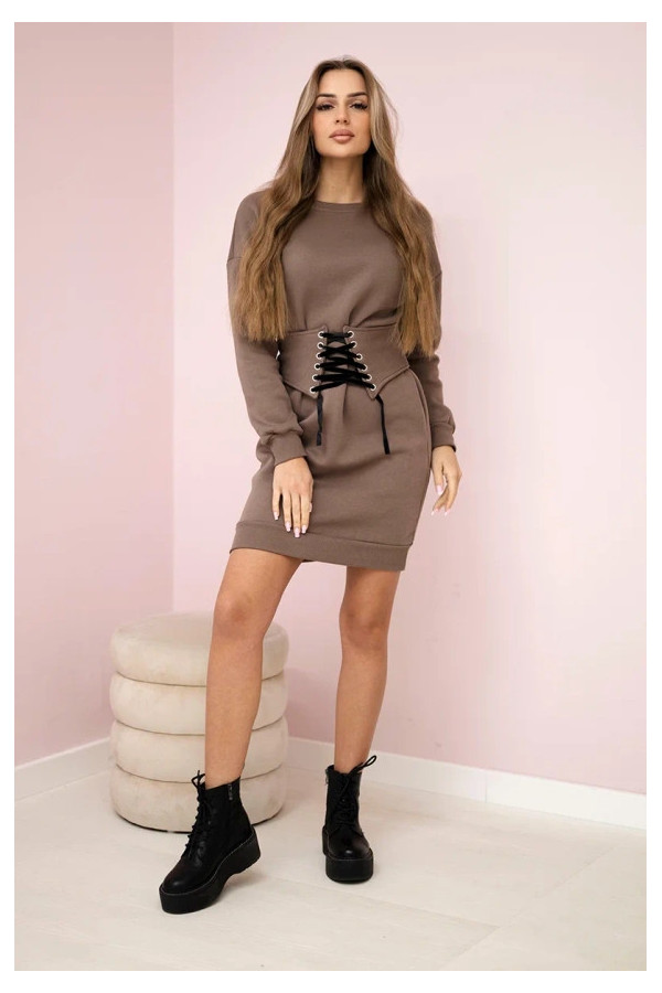 Ocieplana sukienka jesienna w kolorze mocca